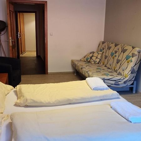 Nevinne Apartmany Kolín Екстериор снимка