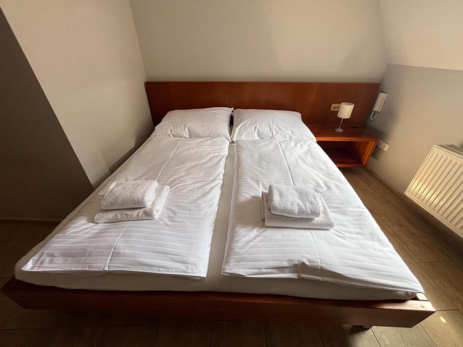 Nevinne Apartmany Kolín Екстериор снимка