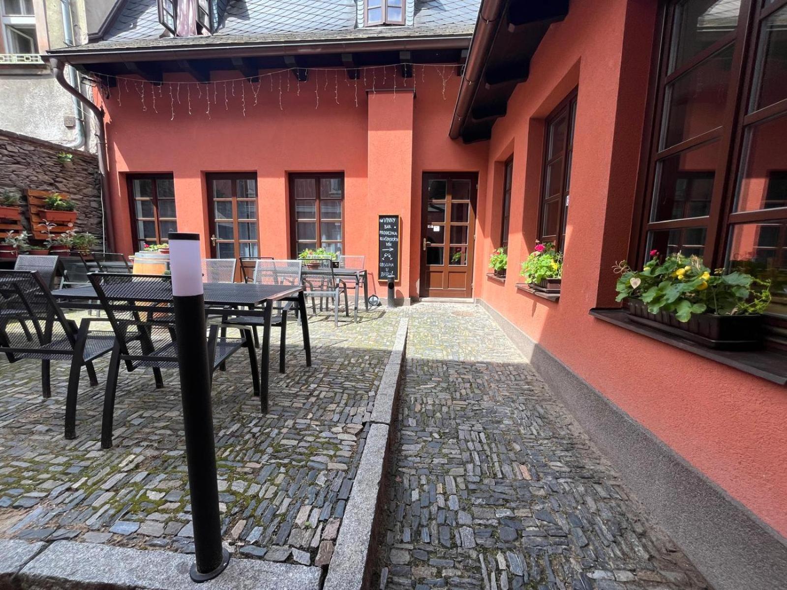 Nevinne Apartmany Kolín Екстериор снимка